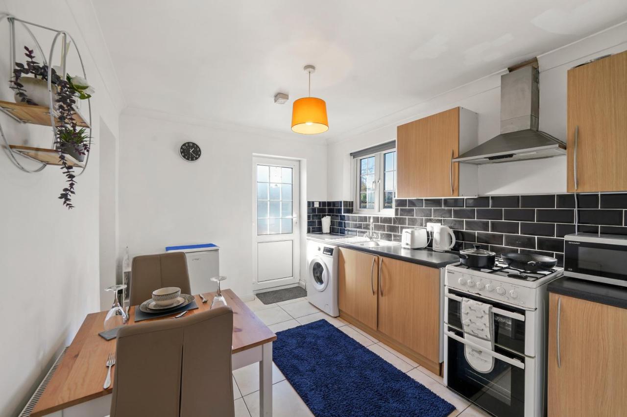 1 Bedroom Flat Aylesbury, Private Parking, Fowler Rd Aylesbury  Esterno foto