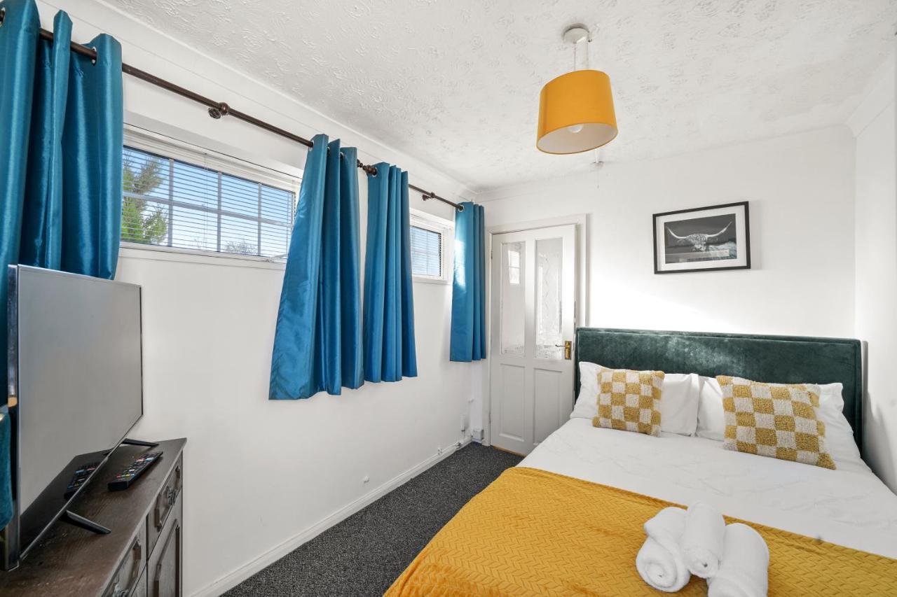 1 Bedroom Flat Aylesbury, Private Parking, Fowler Rd Aylesbury  Esterno foto