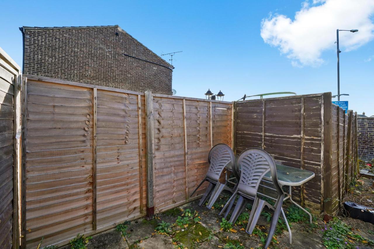 1 Bedroom Flat Aylesbury, Private Parking, Fowler Rd Aylesbury  Esterno foto